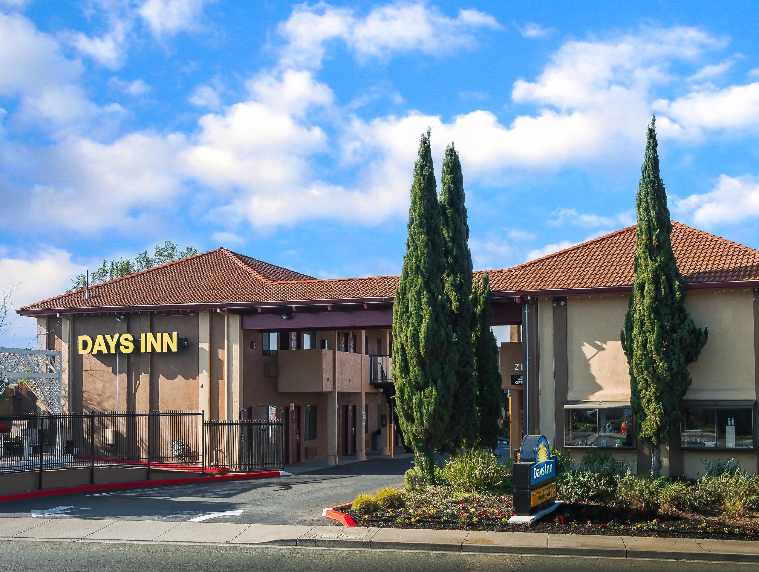 Days Inn By Wyndham Pinole Berkeley Exteriér fotografie